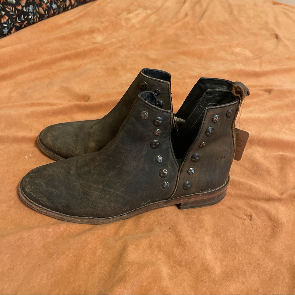 Musse & Cloud Boot Womens Sz 7 Roaster Brown Leather Studded Pull On Moto Ankle